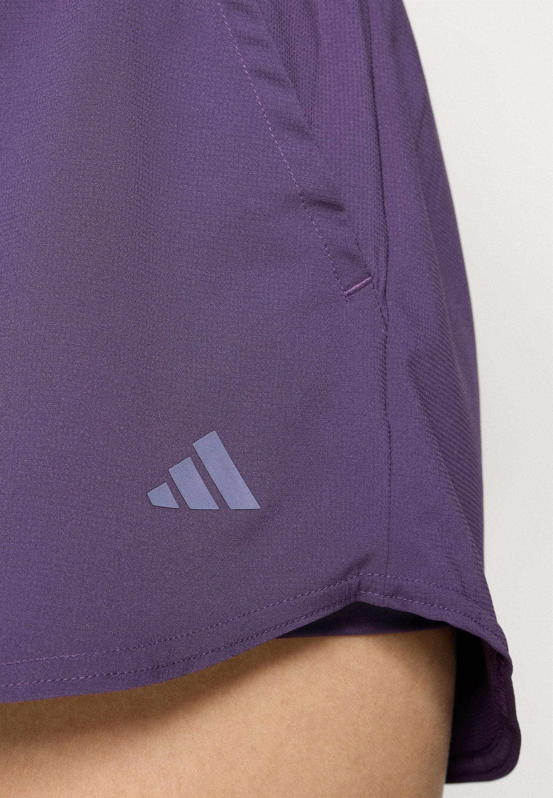 SHORT ADIDAS PERFORMANCE CLUB AURORA PLUM FEMMES - Image 2